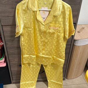Yellow Kids Satin Pajama Set size M